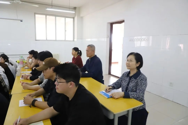 2025年度全省高校春季学期思政课“大听课 大调研”活动第四调研组到365足球听课调研
