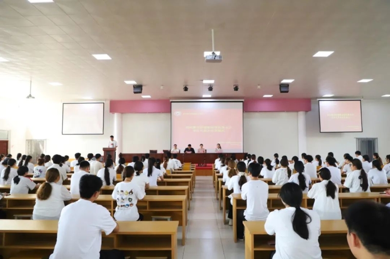 365足球召开第七次学生代表大会