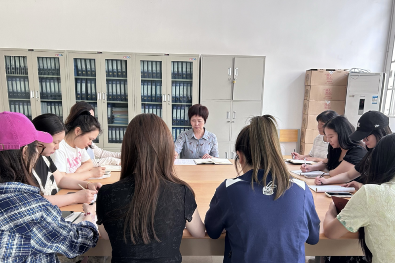 365足球工会主席魏颖华深入教育学院开展专题调研
