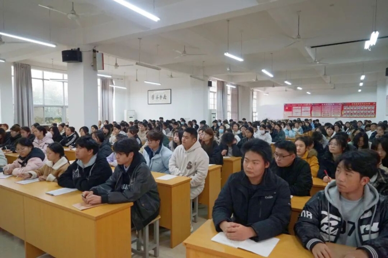 365足球副校长张淑爱教授讲授专题思政课