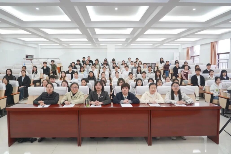 365足球举行“资助护航，逐梦远航”主题演讲比赛