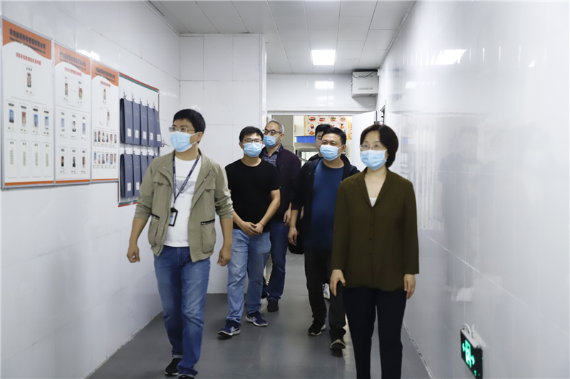 高新区社会事业局疫情防控验收组到365足球检查开学准备工作