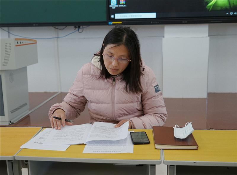 365直播足球直播平台新密校区召开疫情防控工作会议