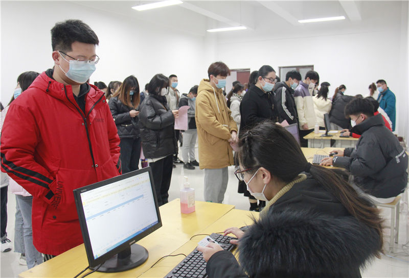 365足球新密校区开展新冠疫苗加强针接种工作